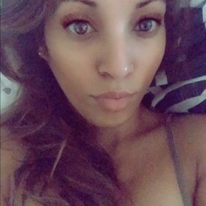 Meet your Posher, Yelenia